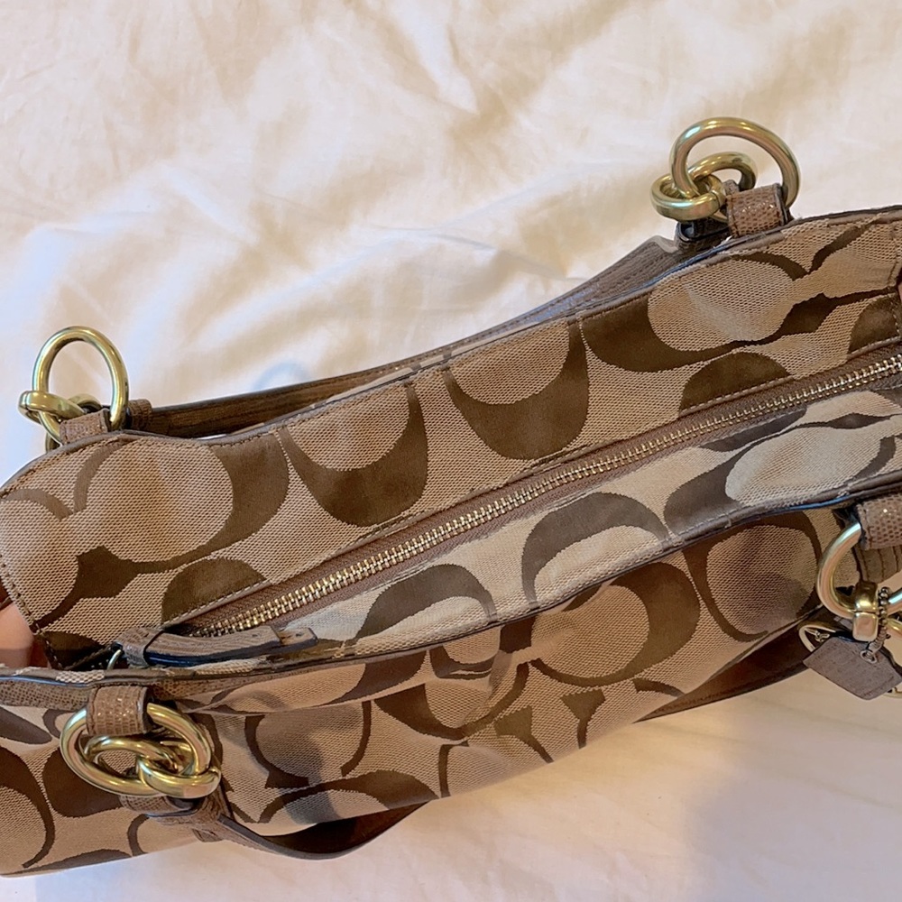 Genuine Coach Shoulder Bag - Picture 6 of 8
